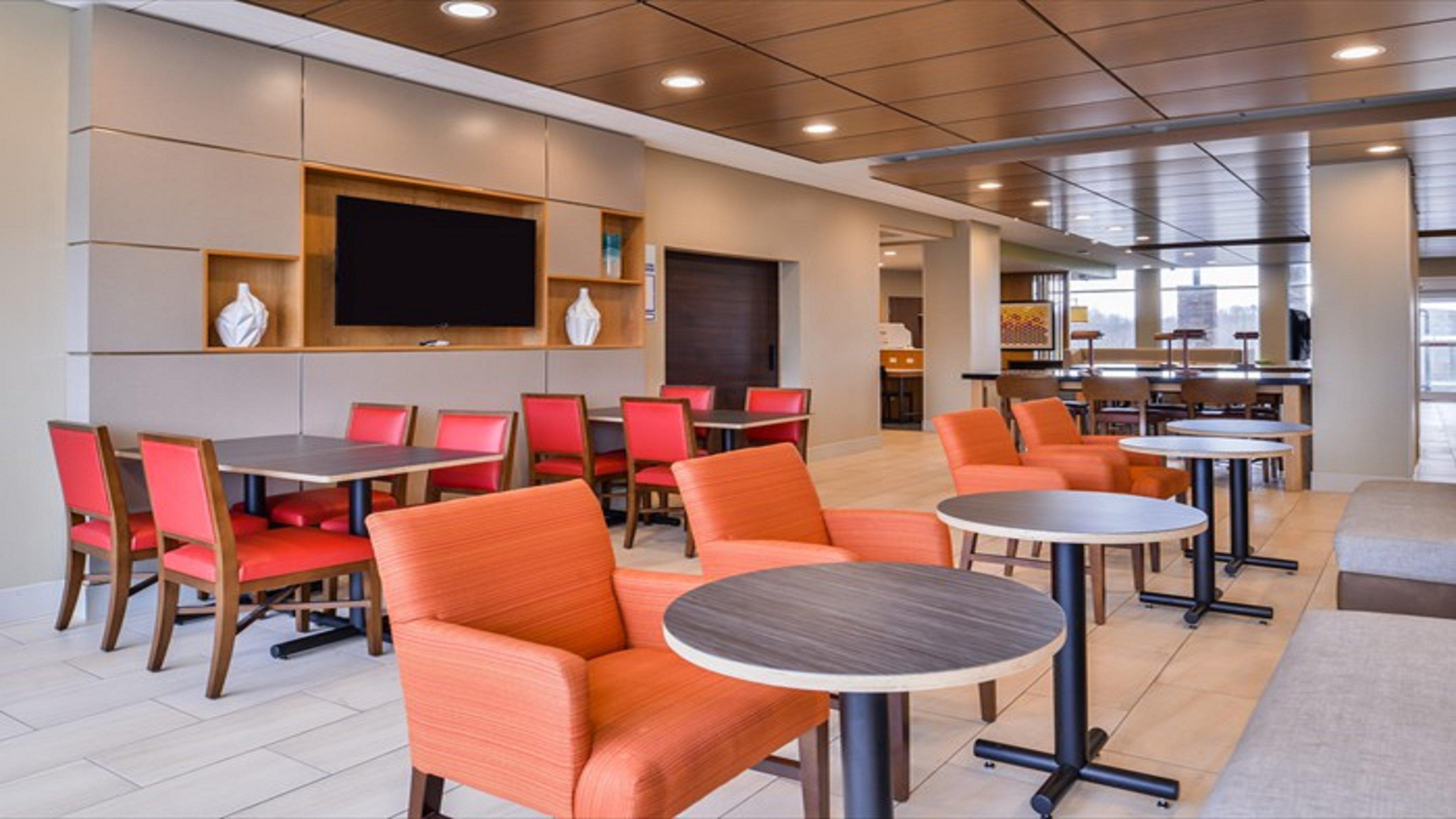 Holiday Inn Express & Suites - Parkersburg East By Ihg Zewnętrze zdjęcie