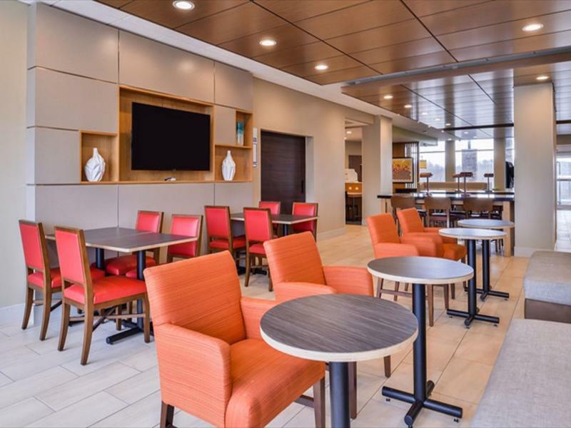 Holiday Inn Express & Suites - Parkersburg East By Ihg Zewnętrze zdjęcie